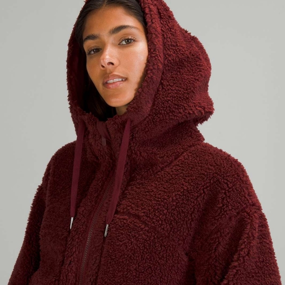 Size 10 Lululemon Shearling reversible jacket in Red Merlot - Picture 4 of 7